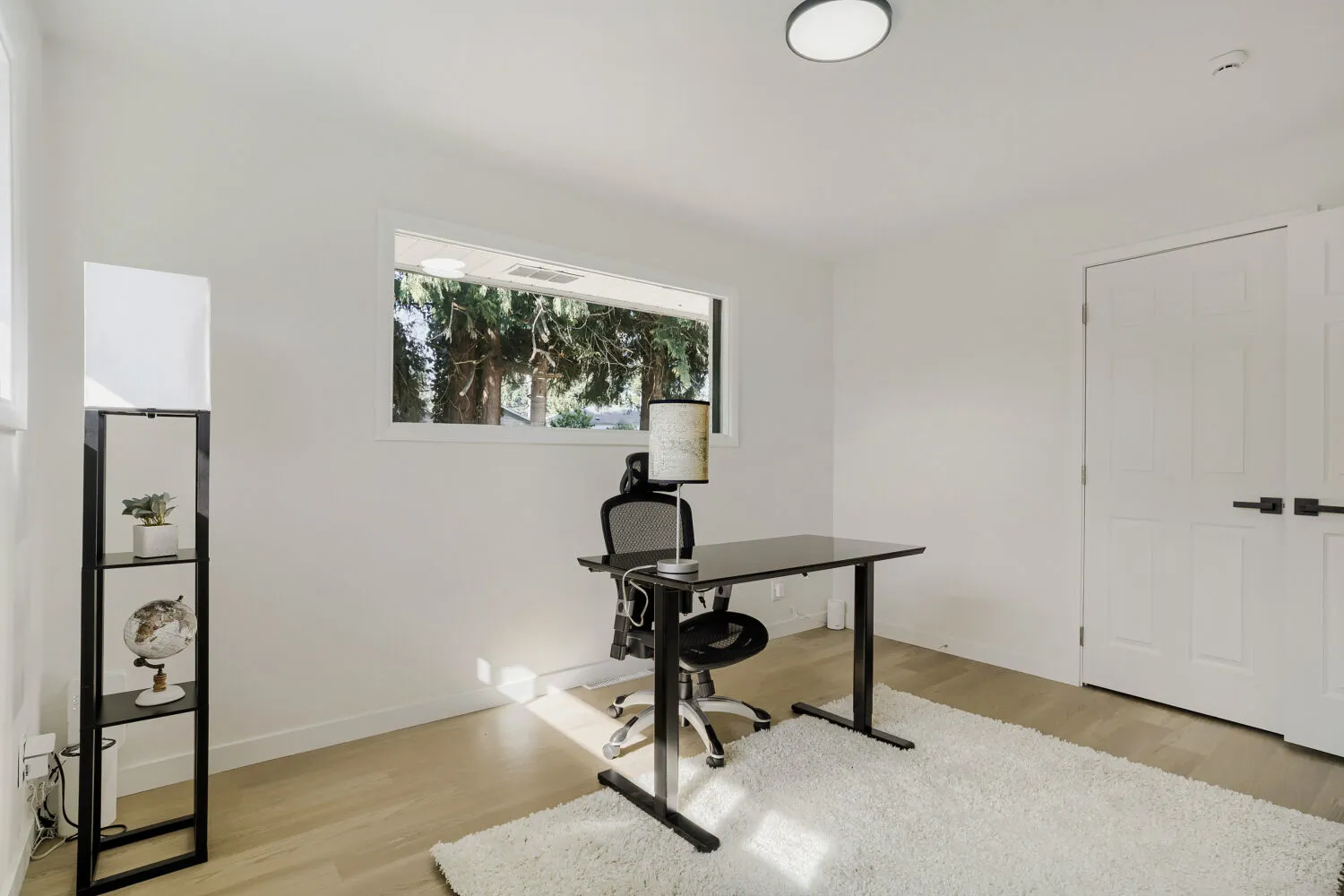 Bedroom, second angle