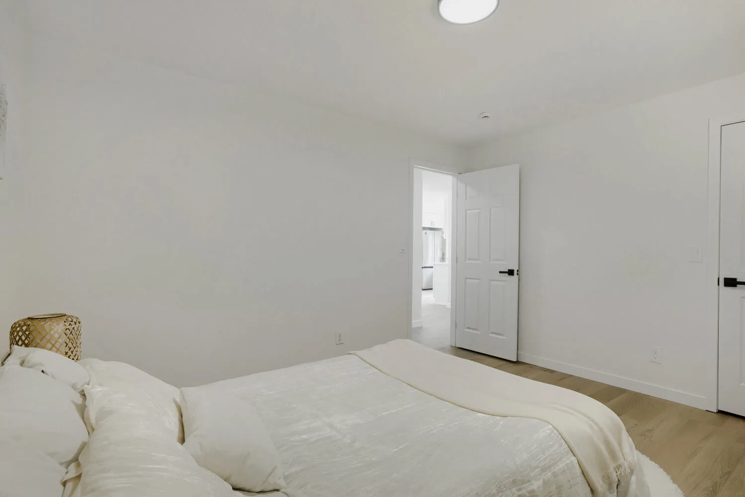Bedroom, third angle