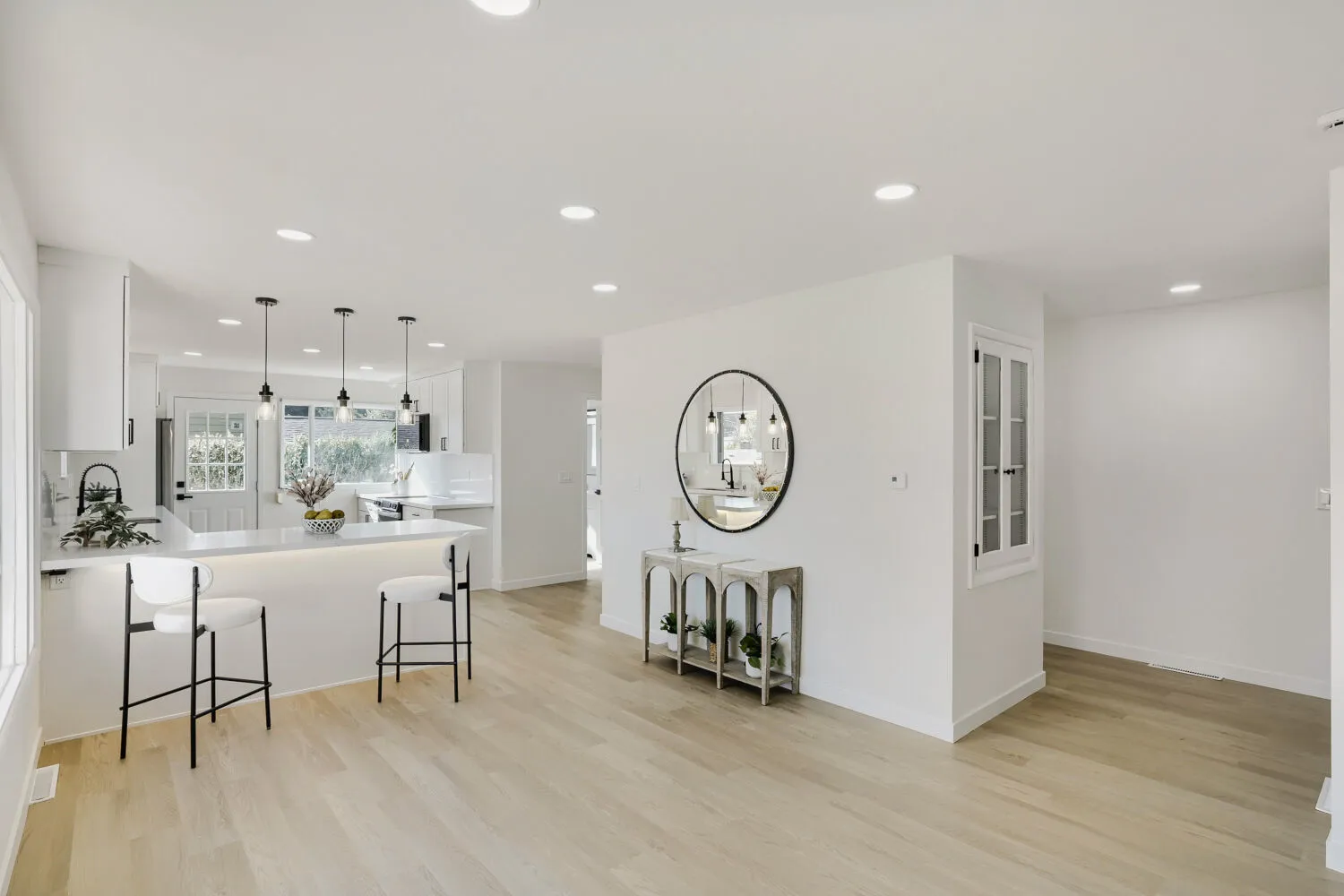 Breakfast area, second angle