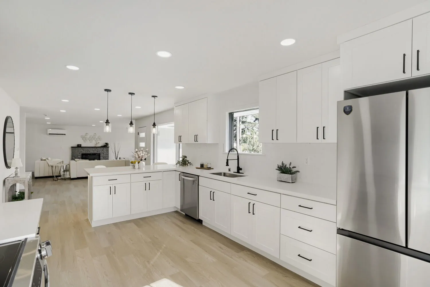 Kitchen, second angle